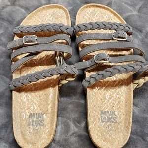 Woman's MukLuks Sandals, size 10
